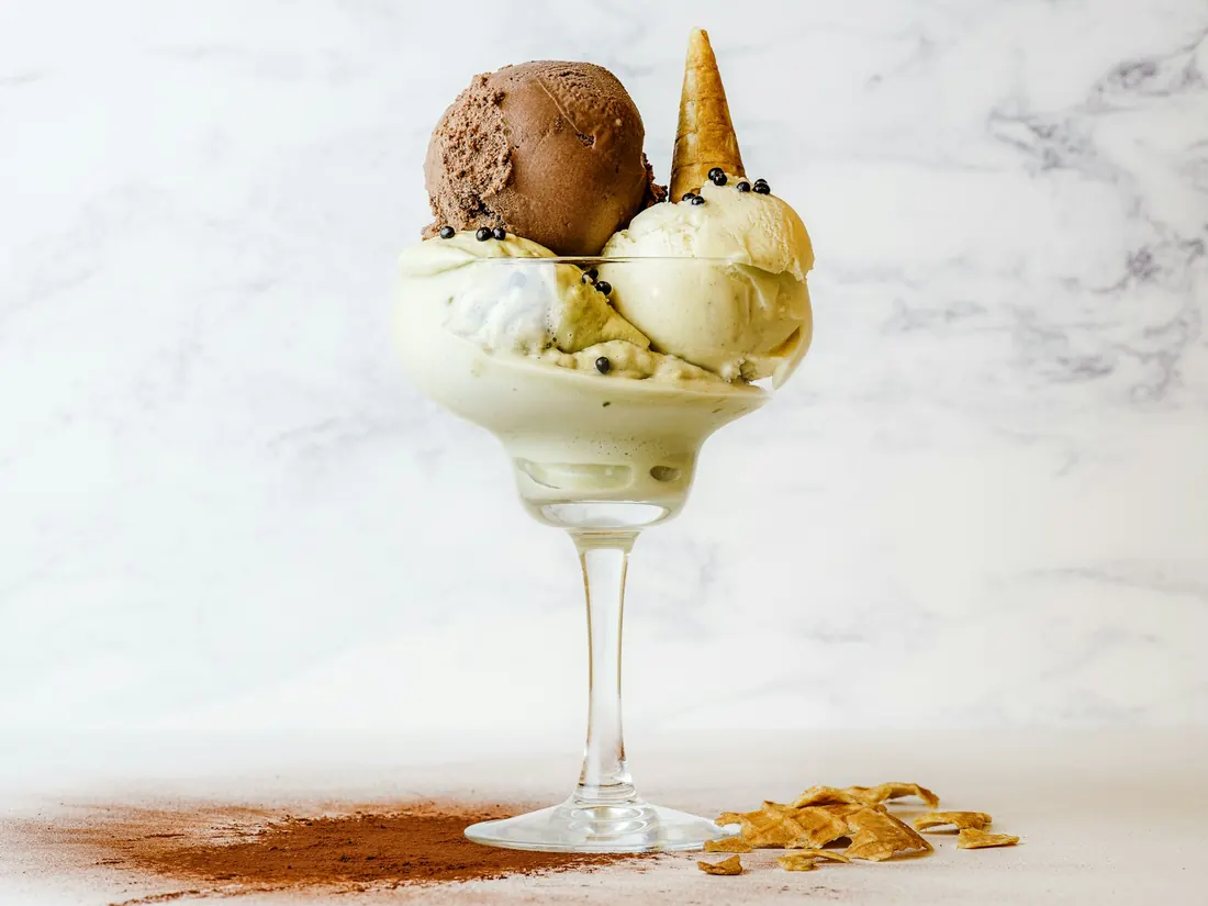 Ice cream sundae with a wafer — Shadhi Catering and Event Management